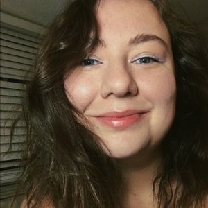 Meet your Posher, Lauren n